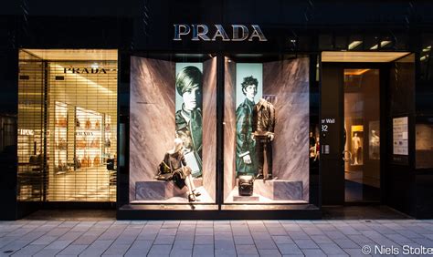 prada storefront.